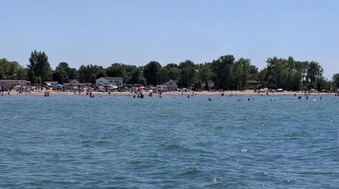 Rainbow Motel (Rainbow Cottages) - From Web Listing (newer photo)